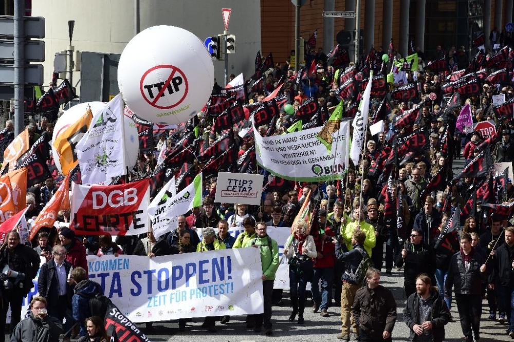 Thousands protest in Germany against trade deal on eve of Obama visit