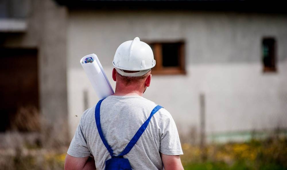 Maltese workers work an average of 33.8 hours a week