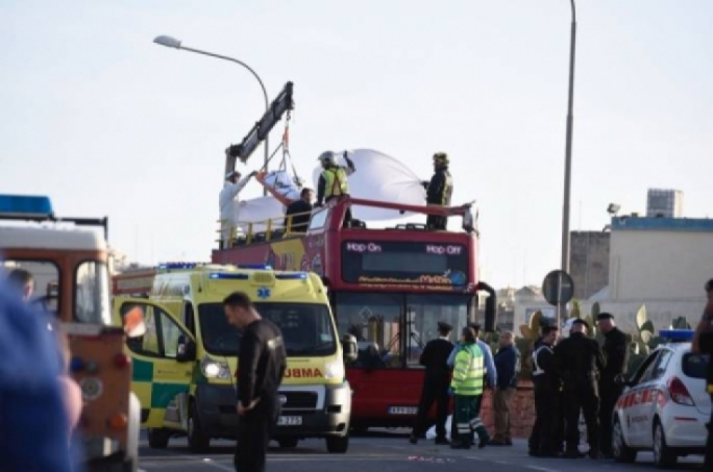 The sightseeing tour bus had been carrying tourists through Triq il-Belt Valletta in Zurrieq when two passengers on the top deck were struck by low-hanging tree branches and killed