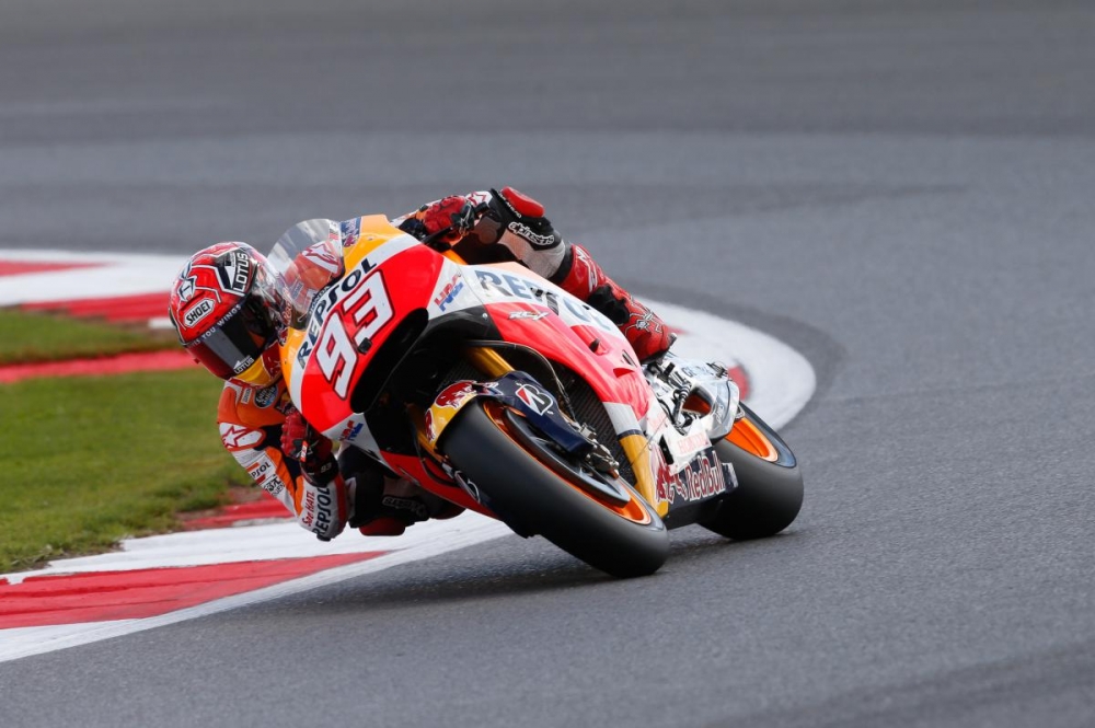 Sensational Marquez obliterates record for pole