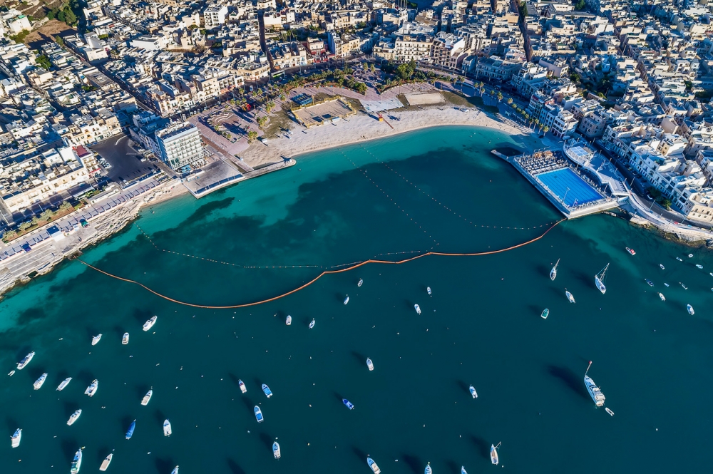 Oil spill outside Pretty Bay forces deployment of protective boom