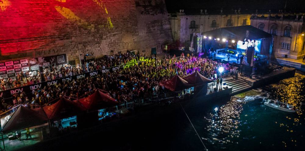 Winter Moods’ lead singer goes solo and raises over €20,000 in aid of ALS Malta