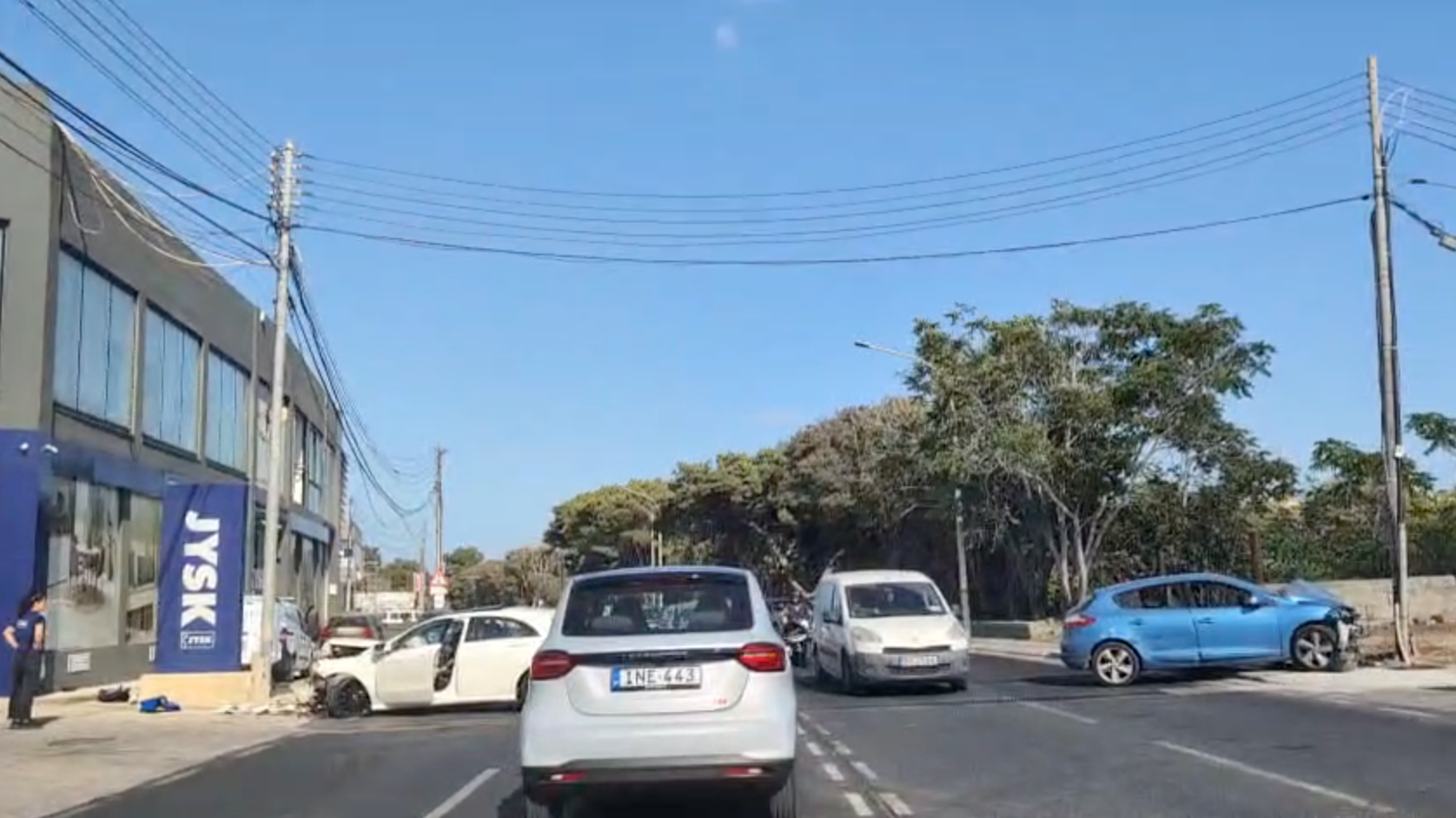 A video sent to MaltaToday shows two cars with their front bumpers damaged