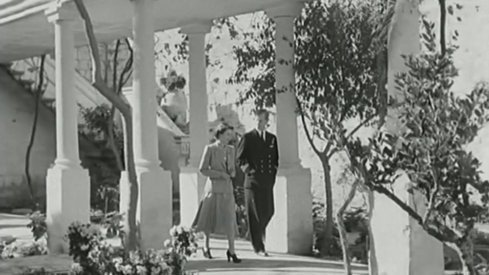 One of her ‘happiest periods’ in the life of the princess: Elizabeth with Philip Mountbatten, before she became queen, in the grounds of Villa Gwardamangia