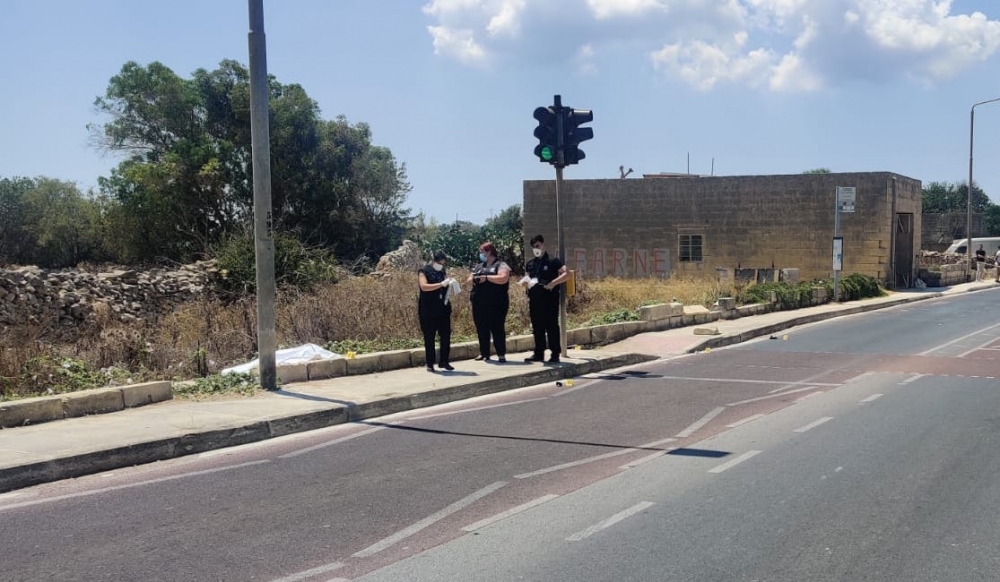 The dead body was found in a field just off a street crossing in Triq Anton Buttigieg, Żejtun (Photo: Luke Vella, MaltaToday) 