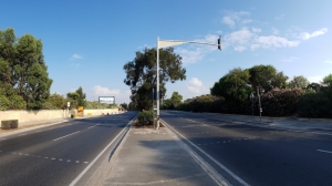 New pedestrian and bicycle bridge over Vjal l-Avjazzjoni