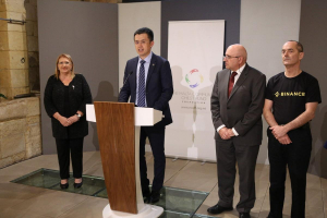 One crypto donation, a court case and friction between Castille and San Anton
