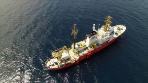 Maltese army to disembark 58 migrants and a dog rescued by the Aquarius