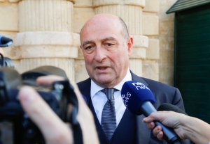 ‘Government wants to justify status quo on MPs being made persons of trust’
