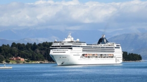 Coronavirus: Unions raise concerns but welcome government decision to stop cruise ship
