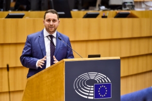 MEPs approve 'right to disconnect' directive pushed by Alex Agius Saliba