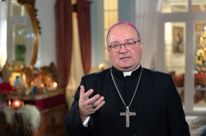 Light shining in the darkness is powerful Christmas theme, Archbishop says