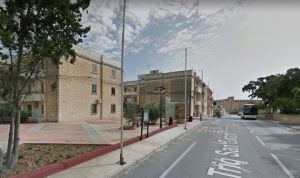 Man suffers serious injuries after knife attack during fight