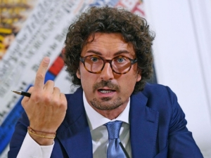Updated | Malta should give up its large search and rescue area, Italian minister says