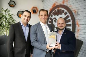 LeoVegas co-founders win Outstanding Contribution award sponsored by RE/MAX