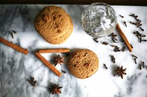 Vegan cinnamon and ginger cookies