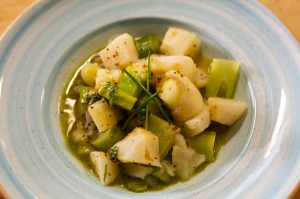 Warm Jerusalem artichoke and leek salad