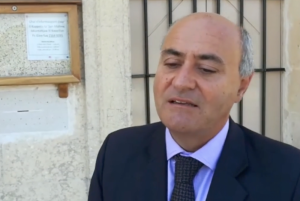 Environment Minister and wife uninjured in traffic accident
