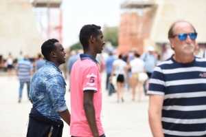 Equality commission calls for end to ‘alarmist discourse’ about migrants in 2019