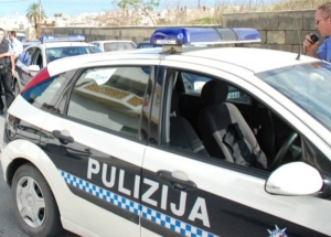 Australian cyclist in hospital after crashing into car