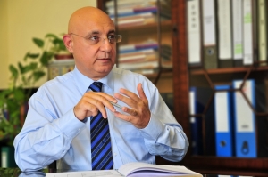 Welfare boss failed to raise alarm on missing national insurance contributions