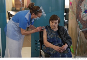 All elderly home residents to receive first dose of COVID-19 vaccine by end of March