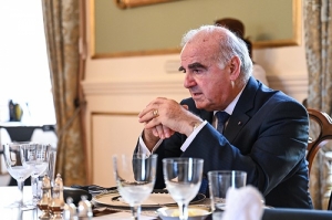 Councils want autonomy and full-time mayors, in meeting with President