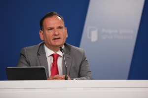 ‘Carmelo Abela compromised, he must step down’, says David Thake