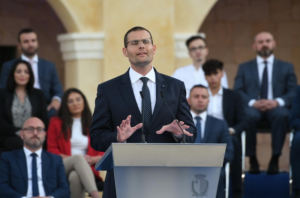 Coronavirus punches €900 million hole in government finances
