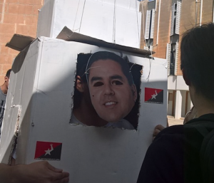 University lecturers support students stopped by administration from wearing political masks