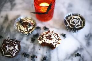 Spider web cupcakes