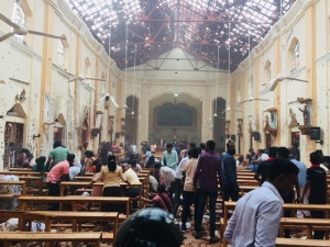 Updated 2 | Hundreds dead, scores more injured as blasts hit churches and hotels in Sri Lanka