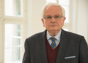 Former chief justice Vincent De Gaetano appointed education ombudsman