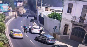 Aldo Moro Road's southbound lane closed due to fire