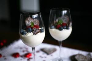 Easy white chocolate mousse with chocolate shortbread