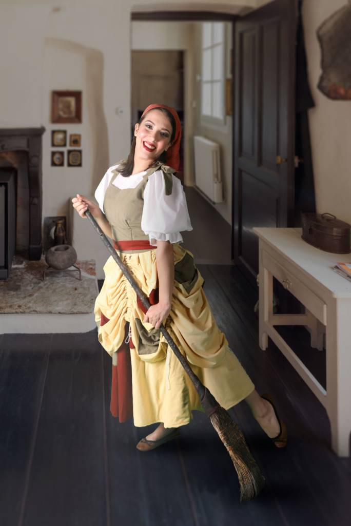 Rachael Tedesco Triccas as Cinderella
