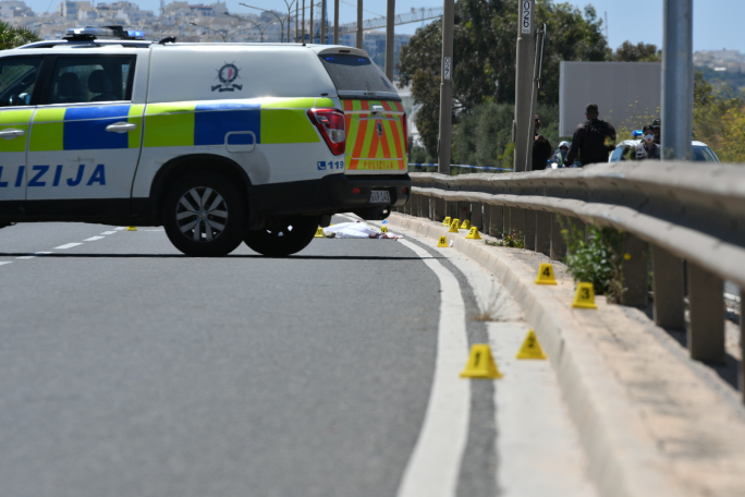 Government exploring whether road crash barriers can be made safer