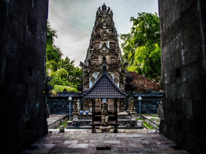two to seven days would be a decent amount of time to discovers the islands gems, meet the locals, soak up the sun, and explore the coral gardens that surround the island
