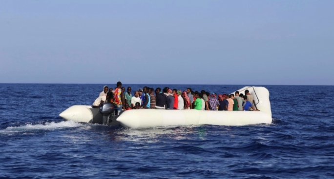 74 dead asylum-seekers wash up on Libyan beach from boat with no engine