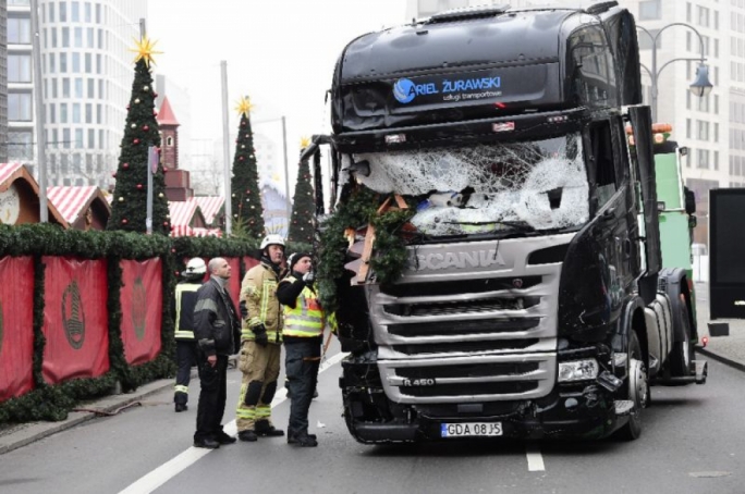 Shopping centre closed in Germany after terrorist alert Shopping centre closed in Germany after terrorist alert