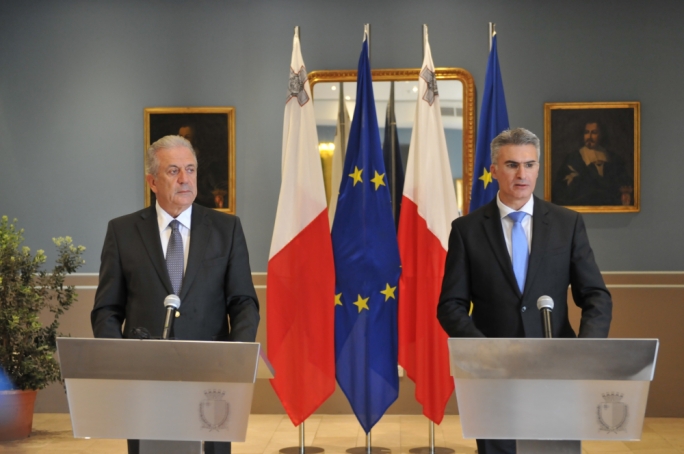 Carmelo Abela (right) with Commissioner for migration Dimitris Avramapoulos