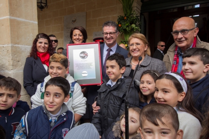 (Third from left) Ing. Mario Schembri, GreenPak Coop Society CEO, proudly displaying the certification issued by The Malta Records organisation in the presence of H.E. The President of Malta, Marie Louise Coleiro Preca during the Citrus Festival.