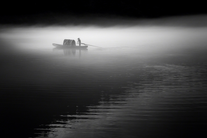 Fisherman casting his net – 2013 (Jino Lee/tpoty.com)