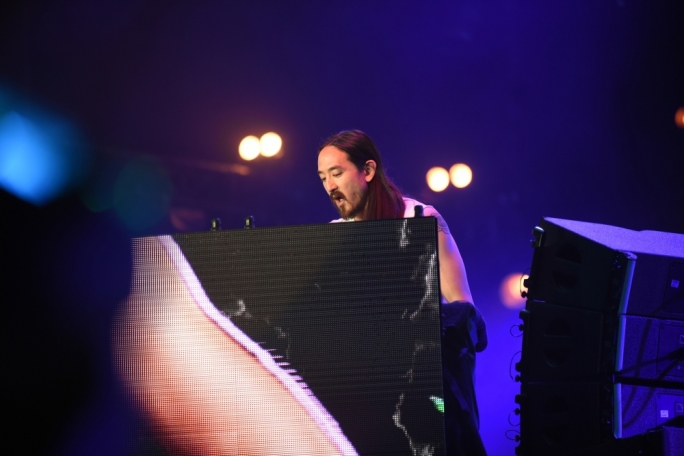 Steve Aoki fires up the crowd at Isle of MTV. Photo: Chris Mangion