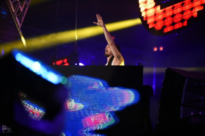 Steve Aoki fires up the crowd at Isle of MTV. Photo: Chris Mangion