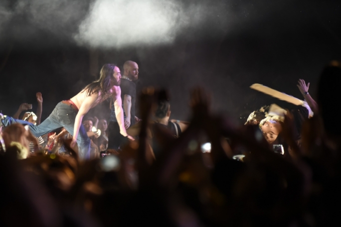 Steve Aoki and his signature cake throwing at Isle of MTV. Photo: Chris Mangion
