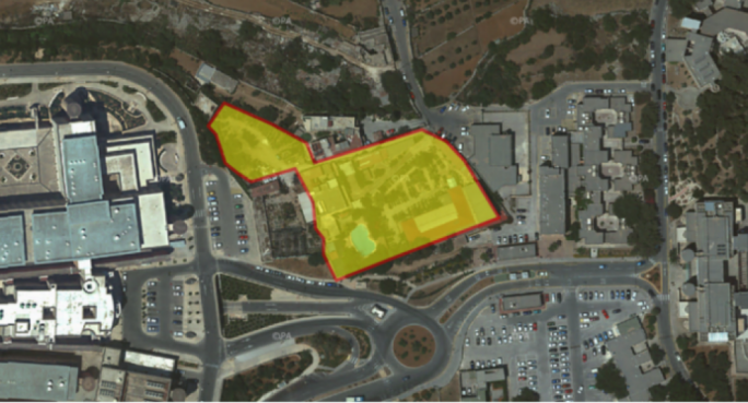 The area marked in yellow shows the location of the site between the hospital (left) and the university campus (right)