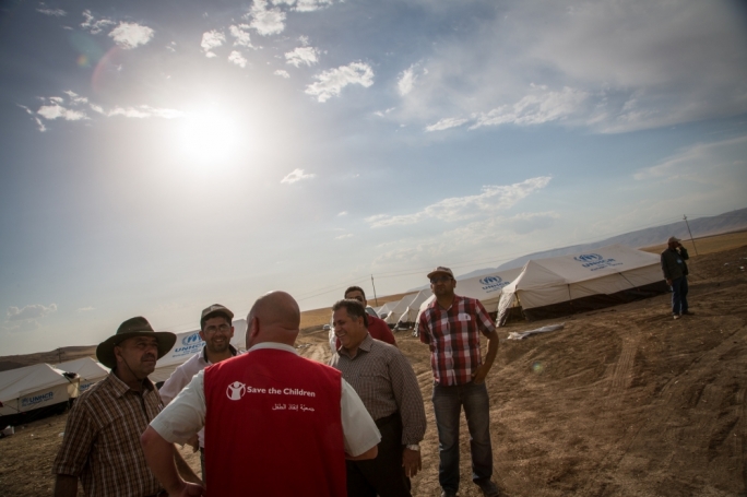 Karl Schembri speaks to refugees in Erbil, Iraq (C) Save The Children