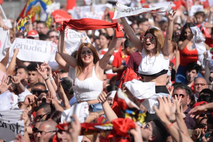 People were in a party atmosphere (Photo: James Bianchi/MediaToday)