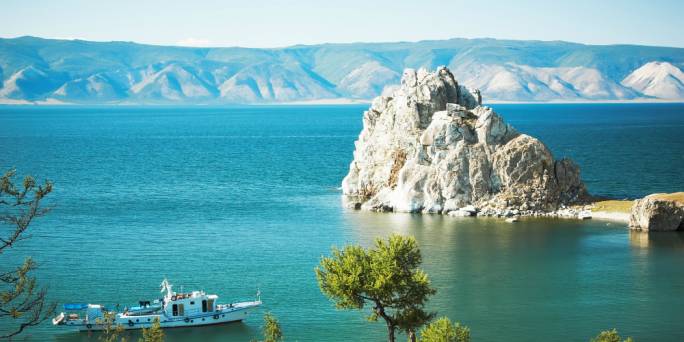 Lake Baikal in its prime (Photo: Lakepedia)